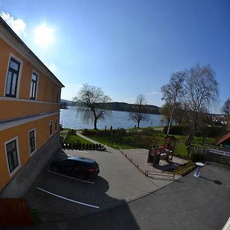 Apartmany U Jezera Na Namesti Frymburk Exterior photo
