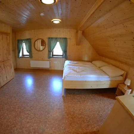 Apartmany U Jezera Na Namesti Frymburk Exterior photo